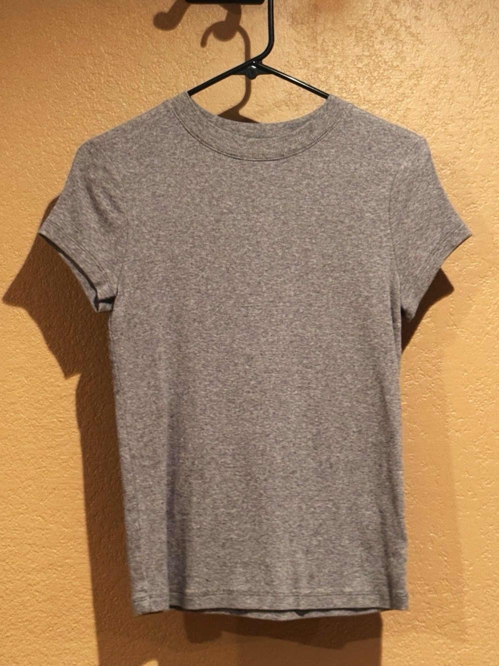 A Mew Day Heather Gray Short Sleeve Crewneck Tee Size Medium